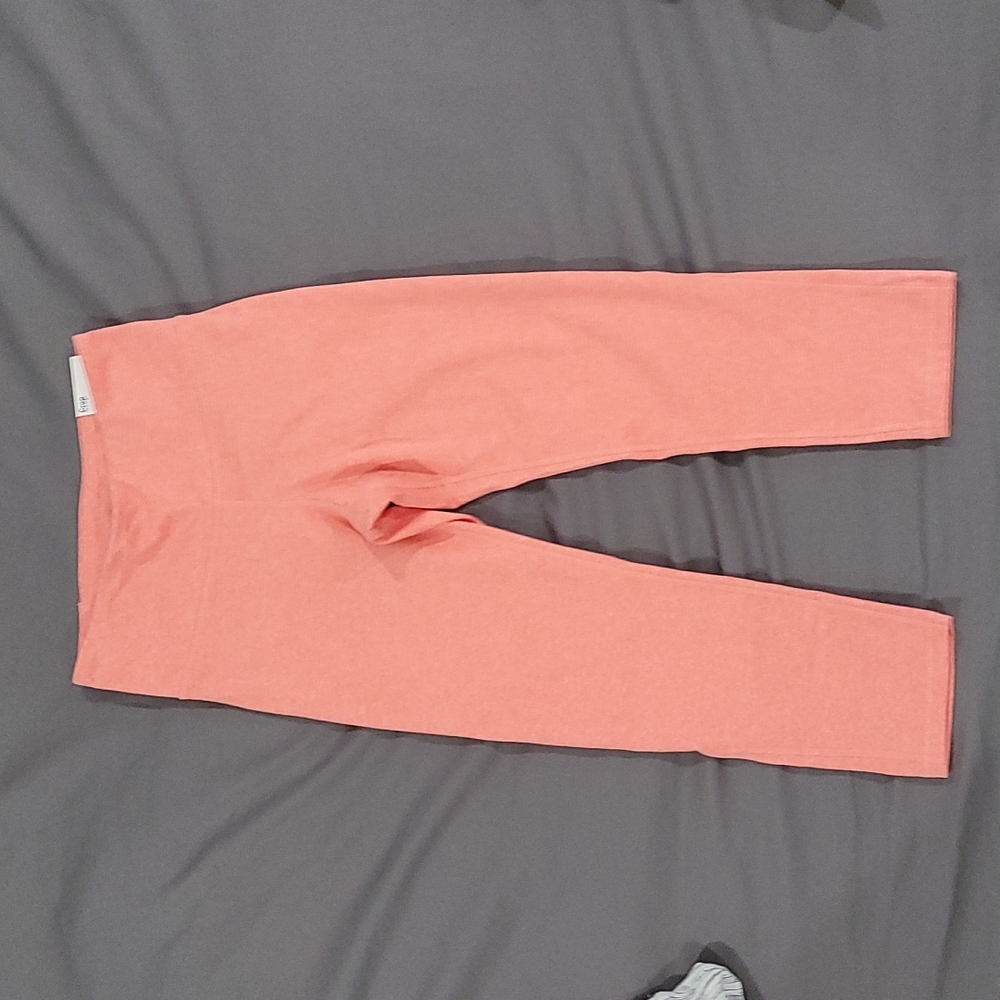 Old Navy Go-Dry cropped pant💰